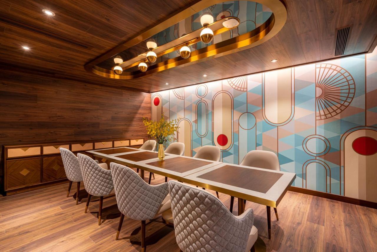 ฟิวชั่น ออริจินัล ไซง่อน เซ็นเตอร์ Hotel โฮจิมินห์ซิตี้ ภายนอก รูปภาพ The interior of the lounge