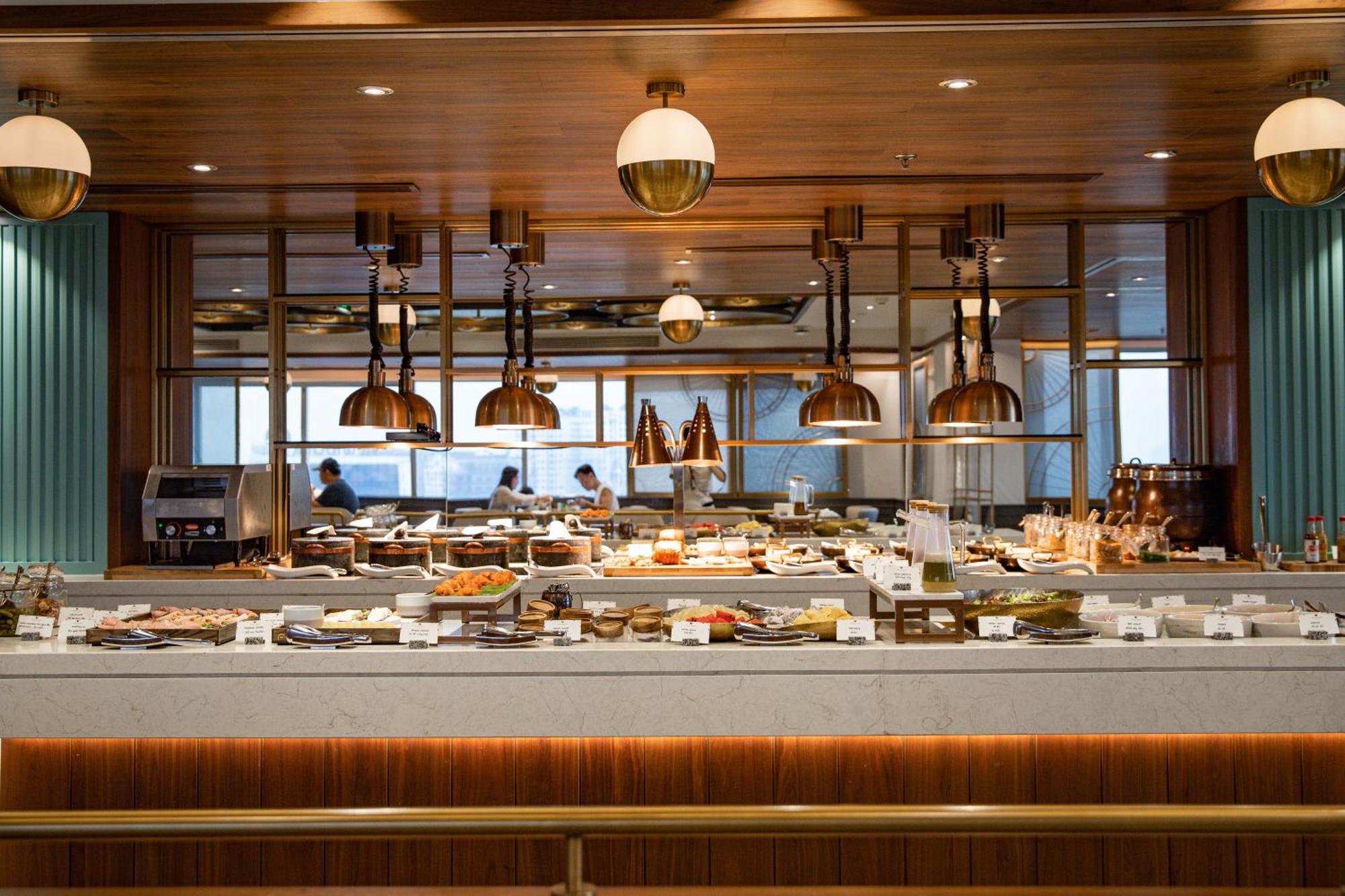 ฟิวชั่น ออริจินัล ไซง่อน เซ็นเตอร์ Hotel โฮจิมินห์ซิตี้ ภายนอก รูปภาพ The buffet at the restaurant
